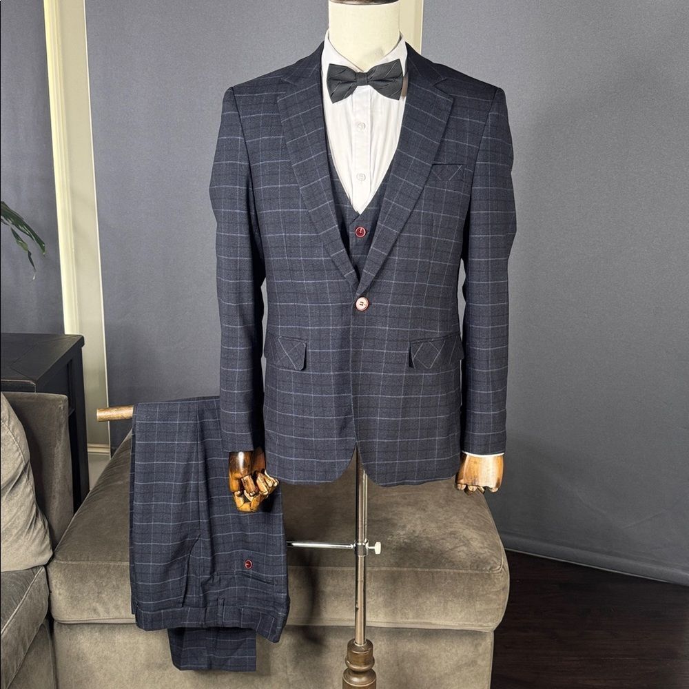 Men’s Dark Blue Plaid 3 Piece Formal Business Suit Jacket 34 Pants 32 NWT